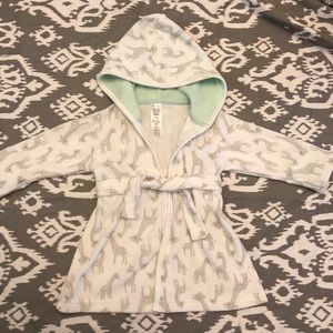❗️NEW LISTING ❗️ Giraffe Robe 0-9m